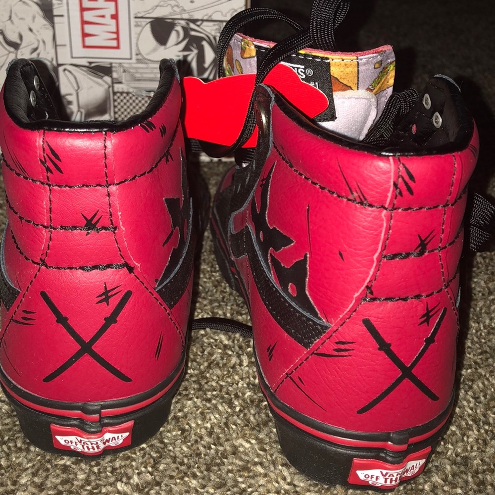 NIB VANS LEATHER HI TOP DEADPOOL SNEAKERS SHOES 4 - Picture 4 of 5